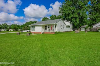 620 S Raleigh Street, Wallace, NC 28466