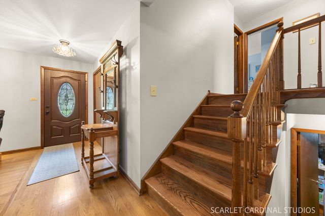 420 Pierce Avenue, Roselle, IL 60172