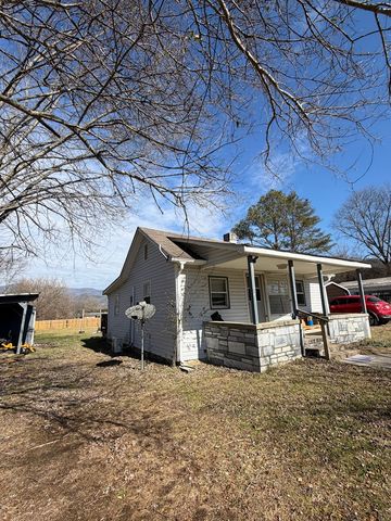 93 Collette Street, Andrews, NC 28901