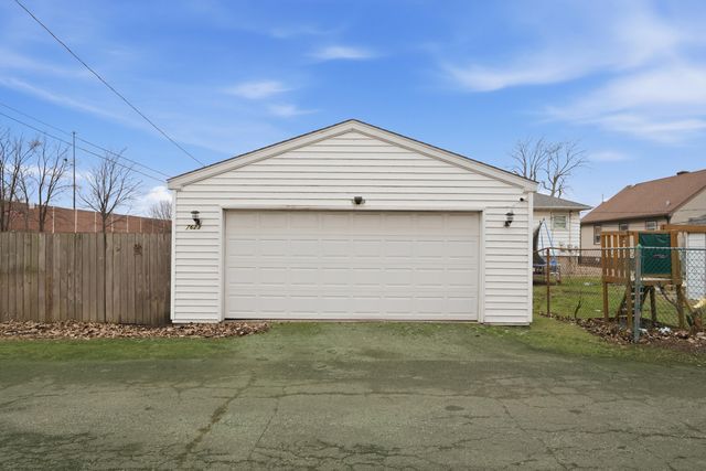 7623 Monroe Avenue, Hammond, IN 46324