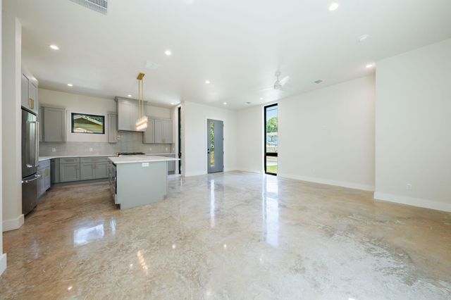 6315 Del Monte RD A, Austin, TX 78741