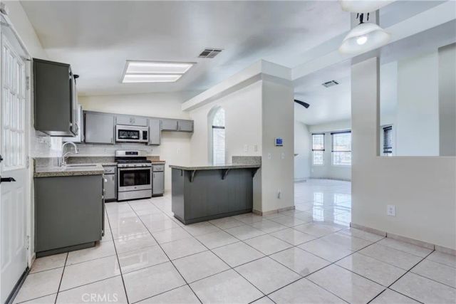 14845 Hibiscus, Fontana, CA 92335