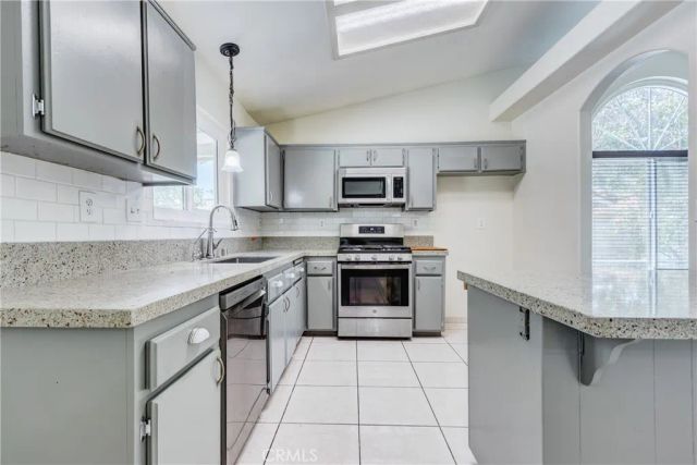 14845 Hibiscus, Fontana, CA 92335