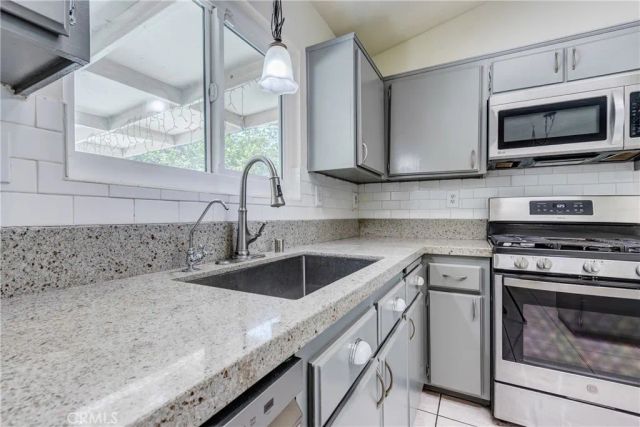 14845 Hibiscus, Fontana, CA 92335