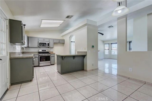 14845 Hibiscus, Fontana, CA 92335