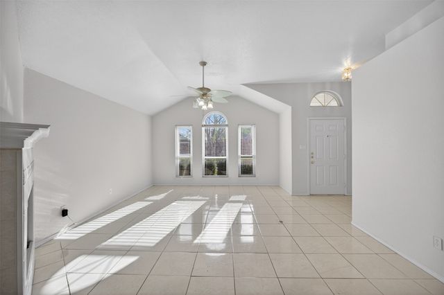 7016 Snowivy Court, Arlington, TX 76001