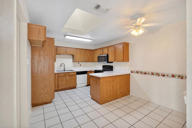 7016 Snowivy Court, Arlington, TX 76001