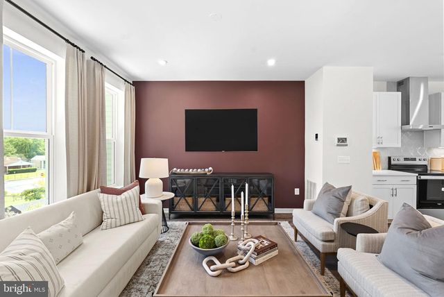 43796 MYSTIC MAROON TER, Ashburn, VA 20147