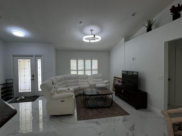 12403 N 87th St Street N, The Acreage, FL 33412