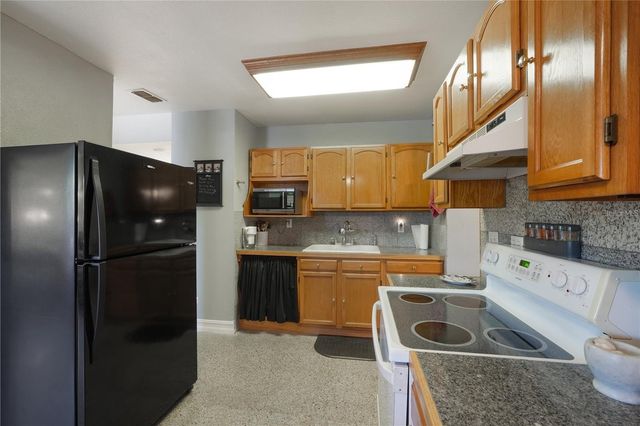 4932 MURRAY HILL DRIVE, Tampa, FL 33615