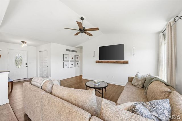 406 Prairie Creek Drive, Wentzville, MO 63348