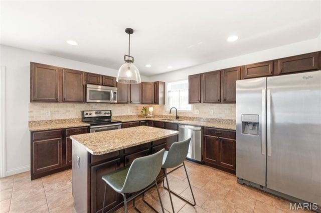 406 Prairie Creek Drive, Wentzville, MO 63348