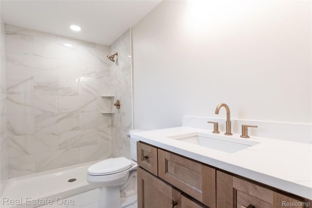 19339 Starlane Street, Southfield, MI 48075