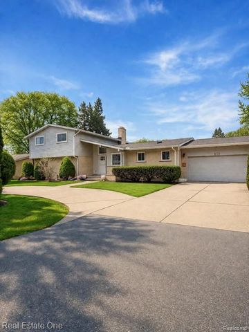 19339 Starlane Street, Southfield, MI 48075