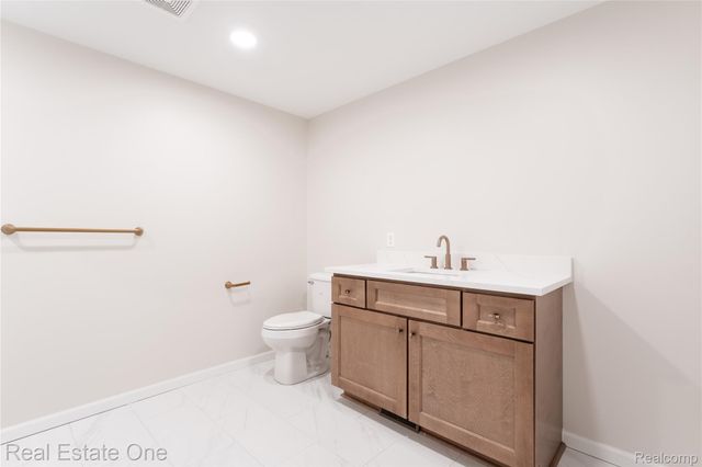 19339 Starlane Street, Southfield, MI 48075