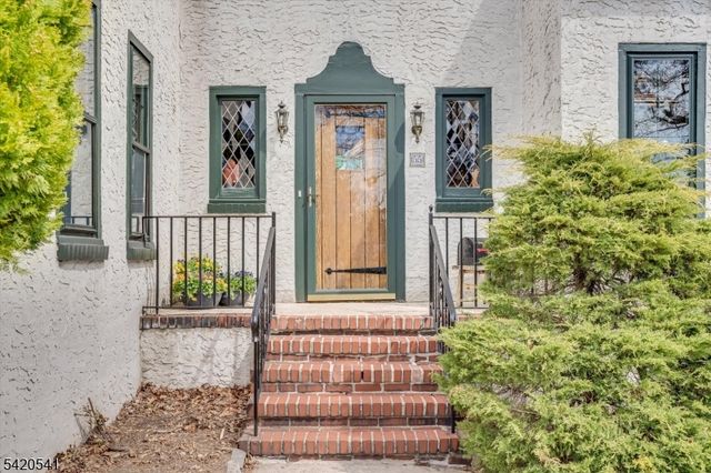 55 Luddington Rd, West Orange Twp., NJ 07052