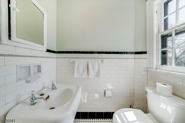 55 Luddington Rd, West Orange Twp., NJ 07052