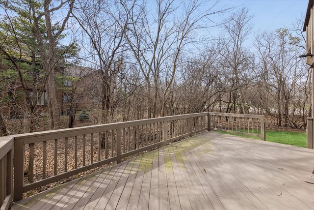 1125 Foxtail Court, Darien, IL 60561