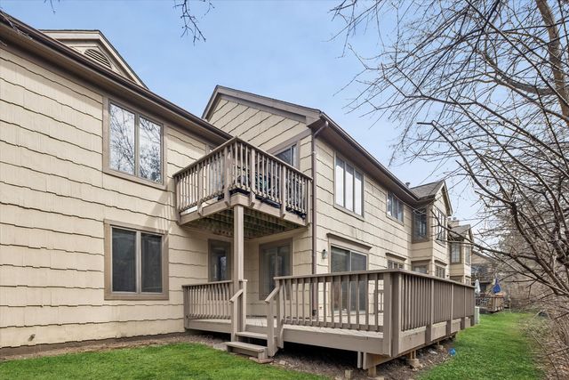 1125 Foxtail Court, Darien, IL 60561