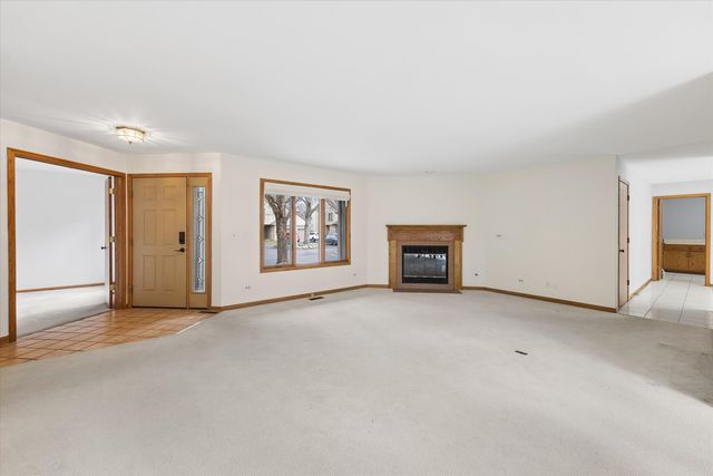 1125 Foxtail Court, Darien, IL 60561