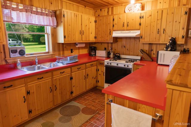 16151 Forest Road, Rock, MI 49880