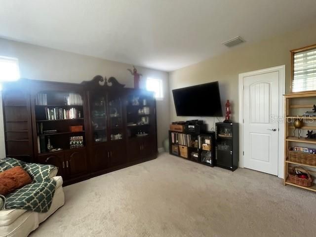 710 36TH AVENUE N, St Petersburg, FL 33704