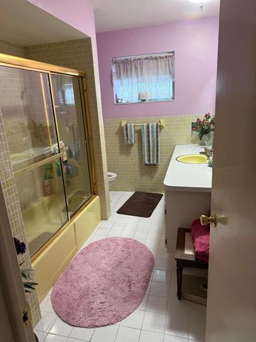 626 S Crescent Drive, Hollywood, FL 33021