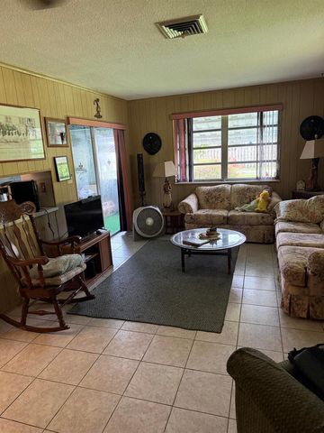 626 S Crescent Drive, Hollywood, FL 33021