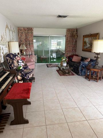 626 S Crescent Drive, Hollywood, FL 33021
