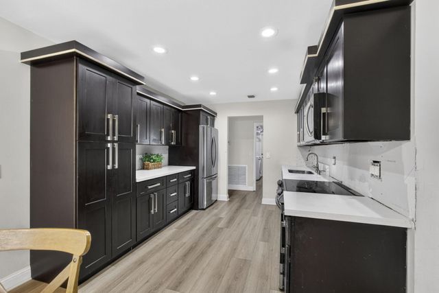 13655 Barberry Drive, Wellington, FL 33414