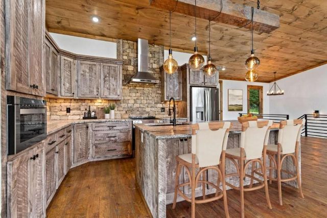 65 Wolf Creek Heights, Mineral Bluff, GA 30559