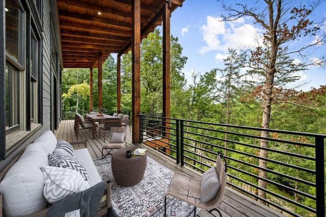 65 Wolf Creek Heights, Mineral Bluff, GA 30559