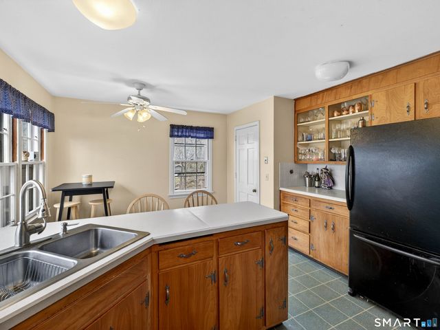 7 Laurel Hill Drive South, East Lyme, CT 06357