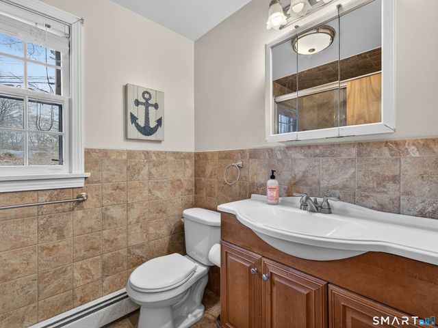 7 Laurel Hill Drive South, East Lyme, CT 06357