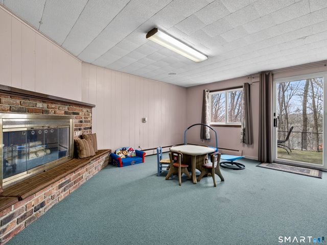 7 Laurel Hill Drive South, East Lyme, CT 06357