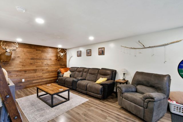 509 4th Street E, Horace, ND 58047