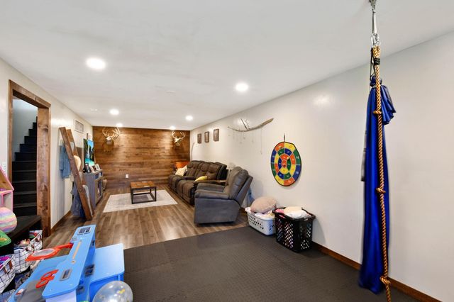 509 4th Street E, Horace, ND 58047