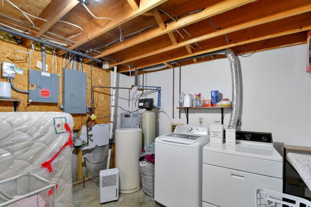 509 4th Street E, Horace, ND 58047