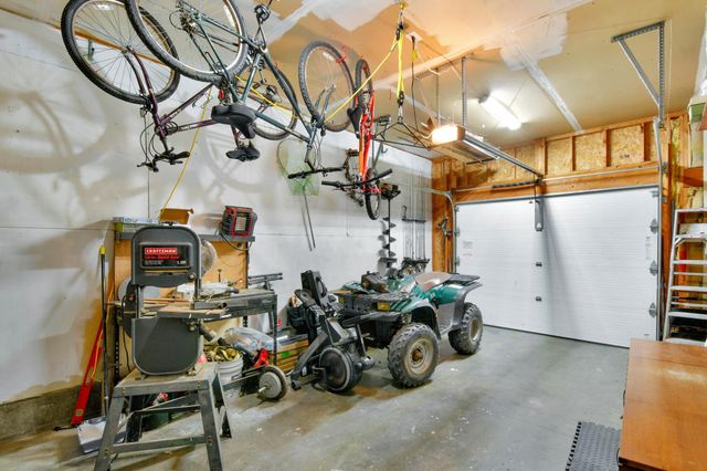 509 4th Street E, Horace, ND 58047