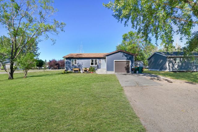 509 4th Street E, Horace, ND 58047