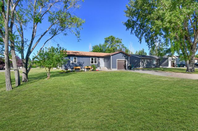 509 4th Street E, Horace, ND 58047