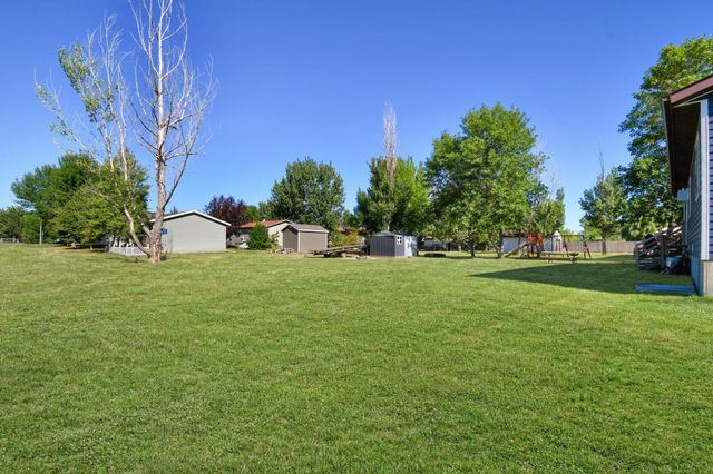 509 4th Street E, Horace, ND 58047