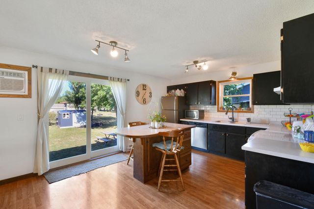 509 4th Street E, Horace, ND 58047