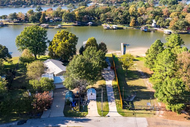 189 Ben Lacy Drive, Gun Barrel City, TX 75156