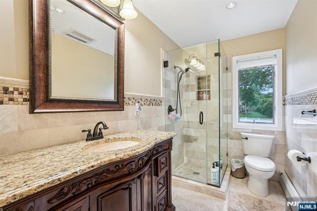31 Bourbon Street, Wayne, NJ 07470