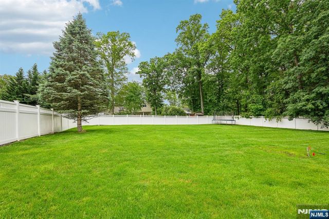 31 Bourbon Street, Wayne, NJ 07470