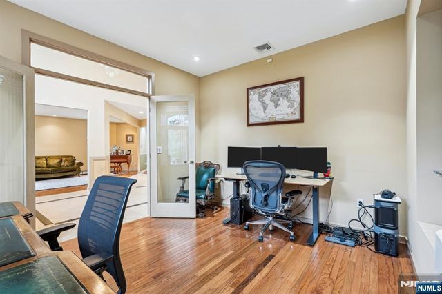 31 Bourbon Street, Wayne, NJ 07470