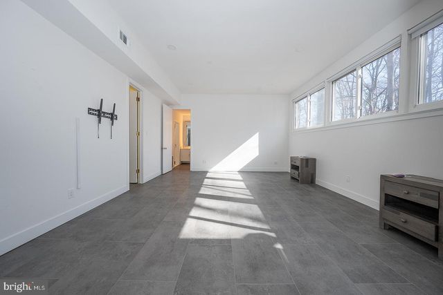 39 FAIRVIEW RD, Penn Valley, PA 19072