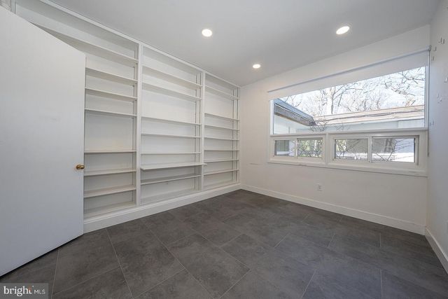 39 FAIRVIEW RD, Penn Valley, PA 19072