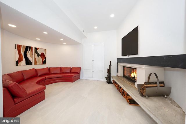 39 FAIRVIEW RD, Penn Valley, PA 19072